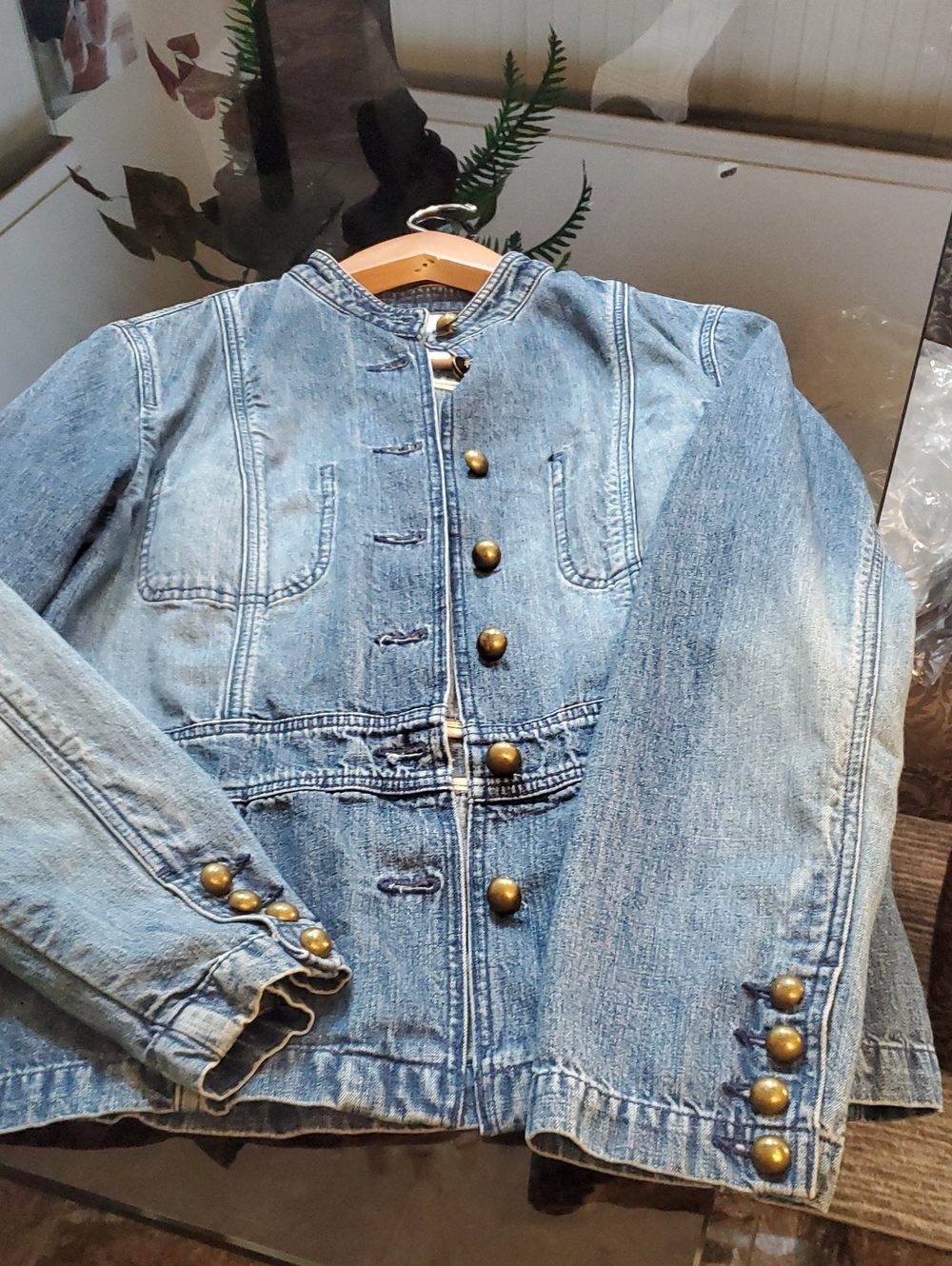 Liz Claiborne Blue Denim Jacket Size M reg 7 brass buttons machine wash
